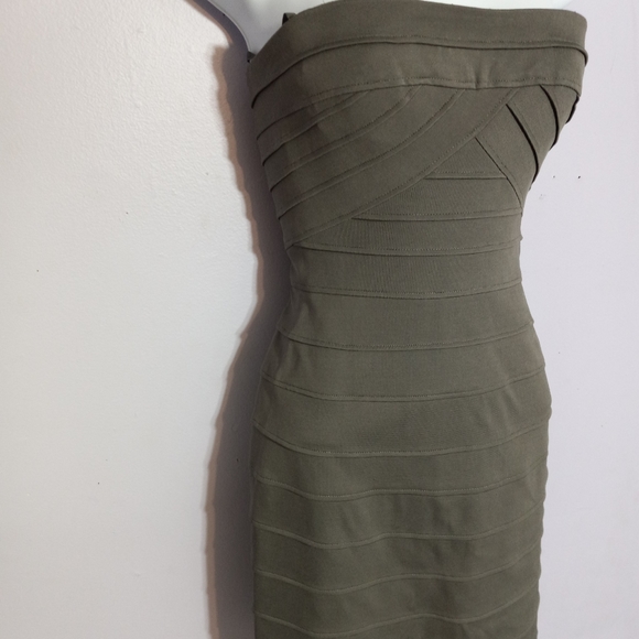 🔴4 For $25🔴 Women's Strapless Gray BCBGMaxAzria Dress - Picture 3 of 7